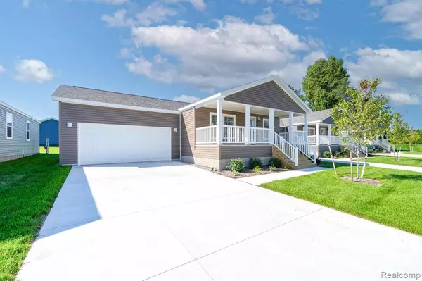 2764 NAPLES Court, Lapeer, MI 48446