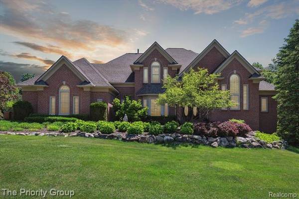 8794 HUNTERS CREEK Drive,  Clarkston,  MI 48348