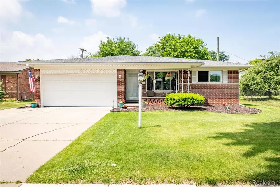 34461 BARNUM Drive, Sterling Heights, MI 48312