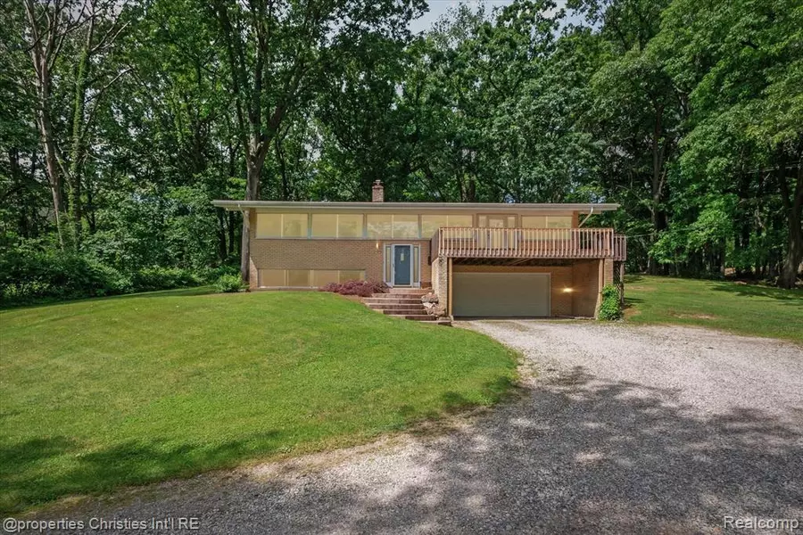 336 S GARNER Road, Milford Twp, MI 48380