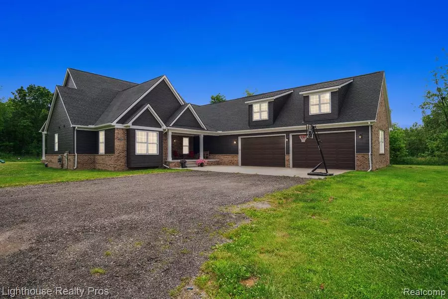 1490 ARGENTINE Road, Howell, MI 48843