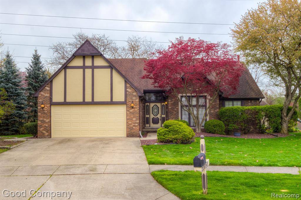 20050 HUDSON BAY, Clinton Twp, MI 48038