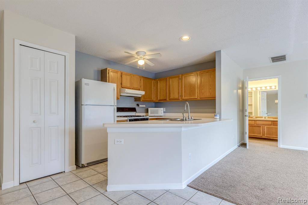 950 BUNCE Avenue 11, Marysville, MI 48040