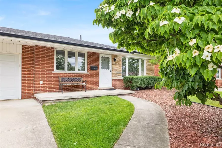12429 DE COOK Drive, Sterling Heights, MI 48313