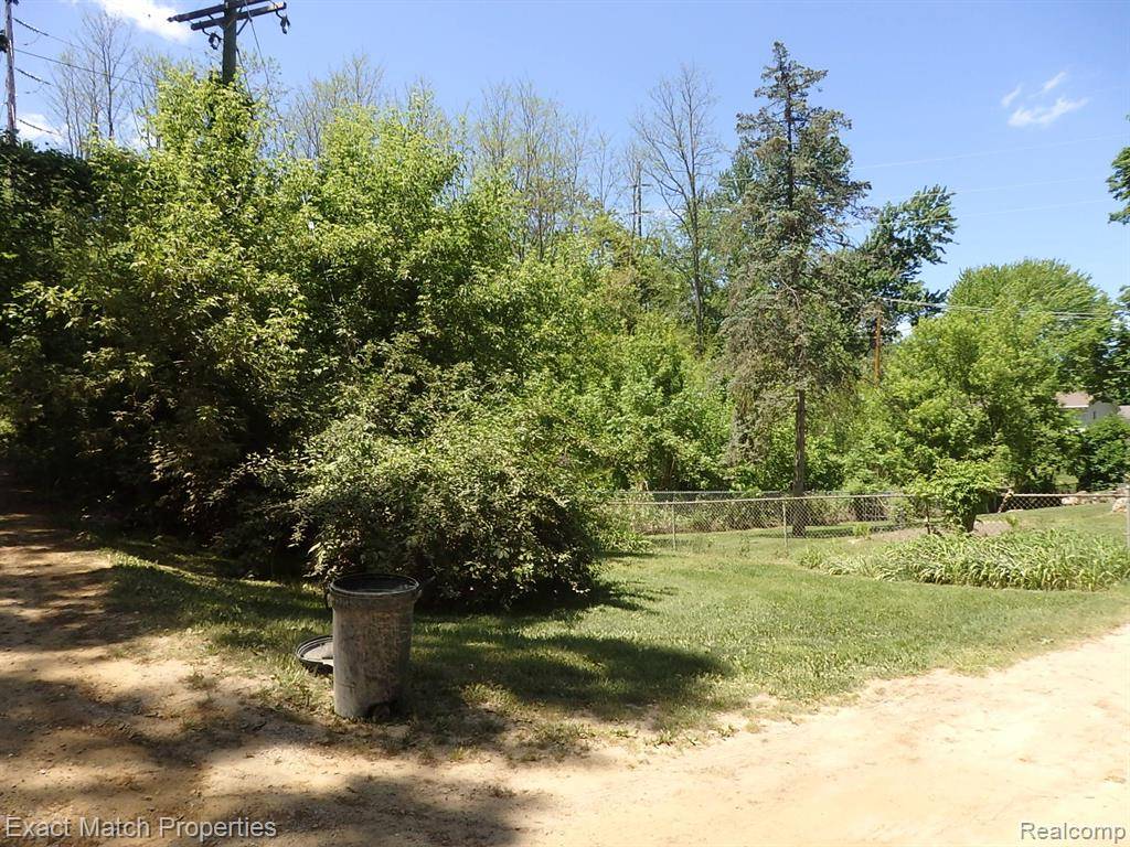 Auburn Hills, MI 48326,Lot 26 N. Lake Angelus Rd.