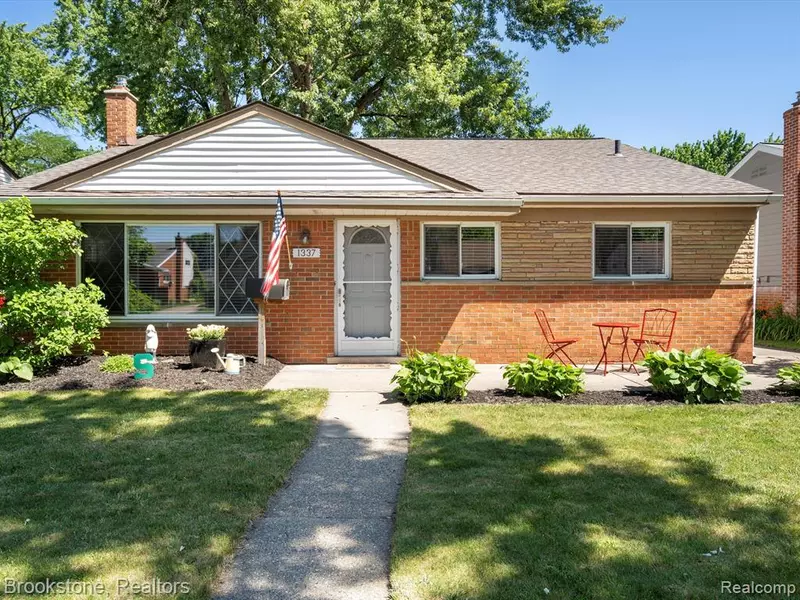 1337 ELLIOTT Avenue, Madison Heights, MI 48071