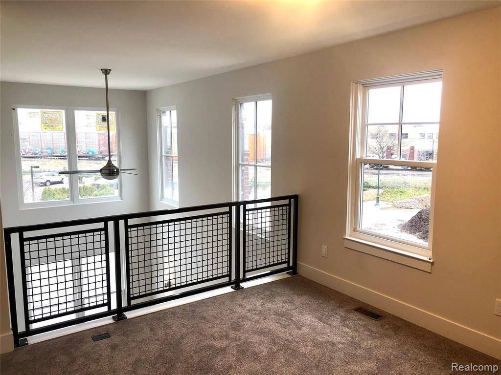 Birmingham, MI 48009,2080 Villa