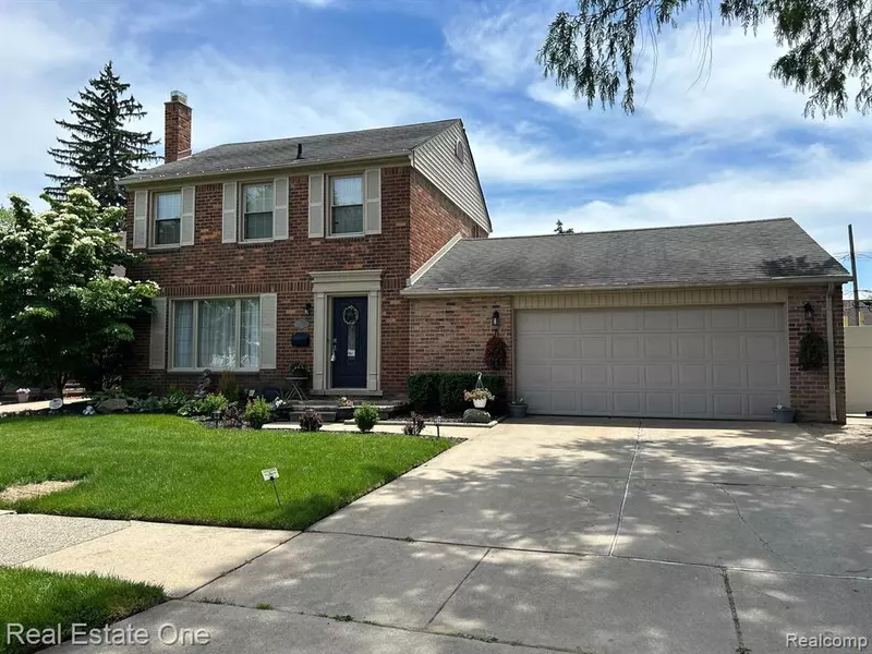13233 COMMONWEALTH Street, Southgate, MI 48195