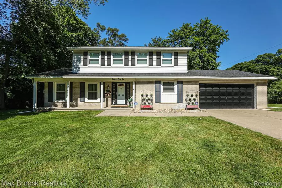 2510 YORKSHIRE Lane, Bloomfield Hills, MI 48302