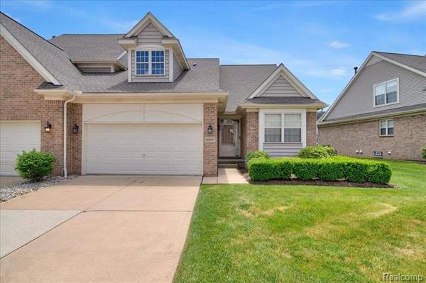 32917 BROOKSIDE Circle,  Livonia,  MI 48152