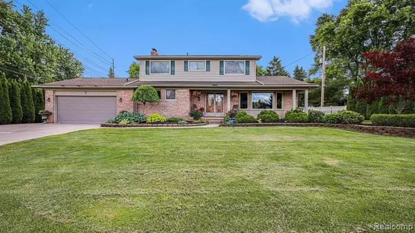 5 CLAIR HILL Drive,  Rochester Hills,  MI 48309