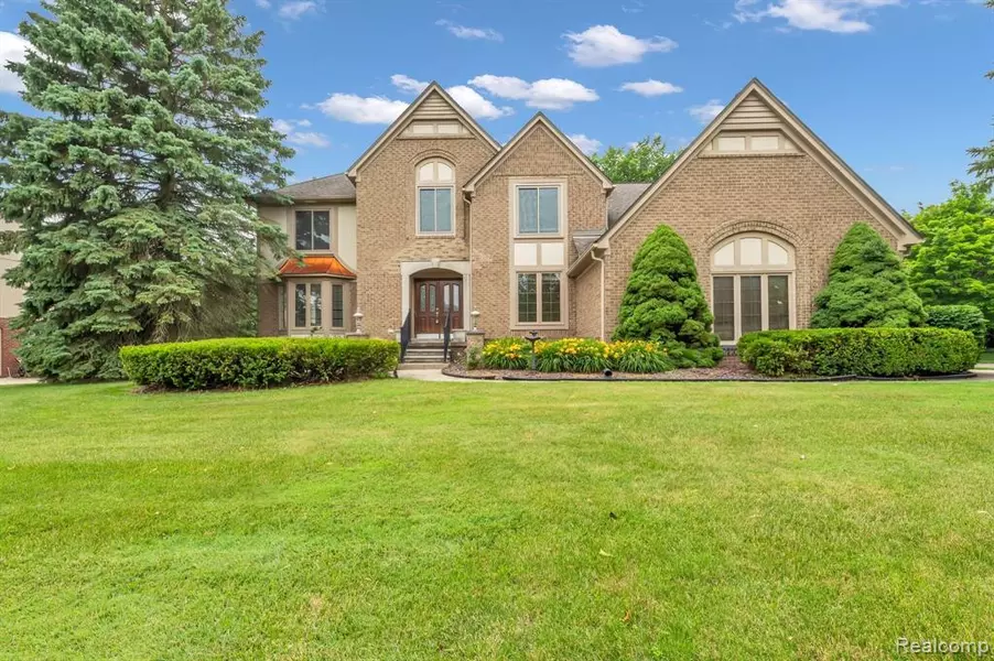 54587 RIDGEVIEW Drive, Shelby Twp, MI 48316