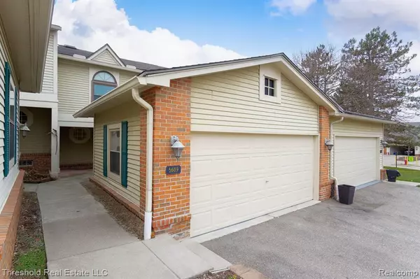 5609 DRAKE HOLLOW Drive W, West Bloomfield Twp, MI 48322