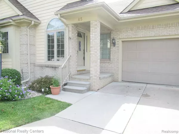 45 HICKORY,  Dearborn Heights,  MI 48127