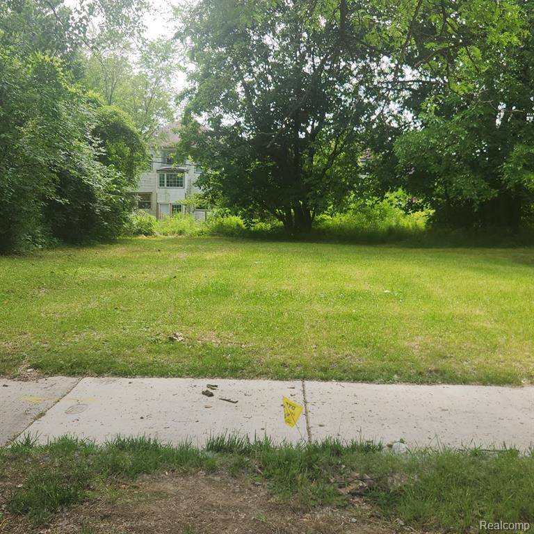 Detroit, MI 48215,877 MANISTIQUE Street