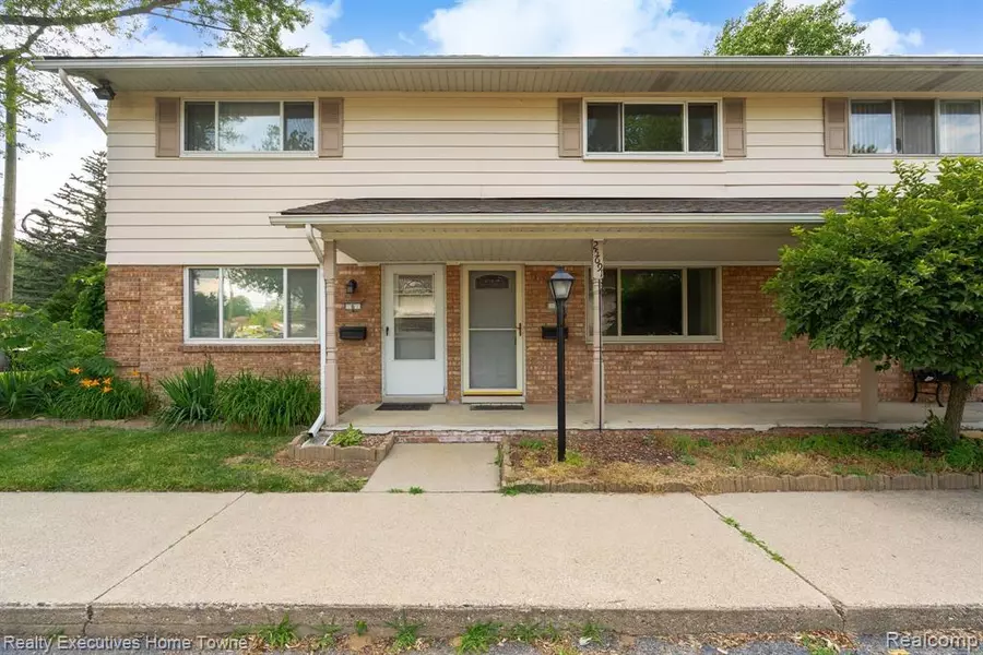 25691 S RIVER Road 7, Harrison Twp, MI 48045