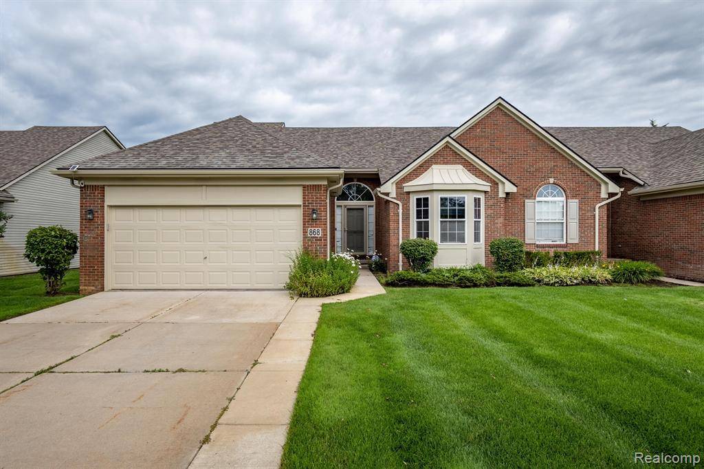 868 WOODHAVEN Drive, Commerce Twp, MI 48390