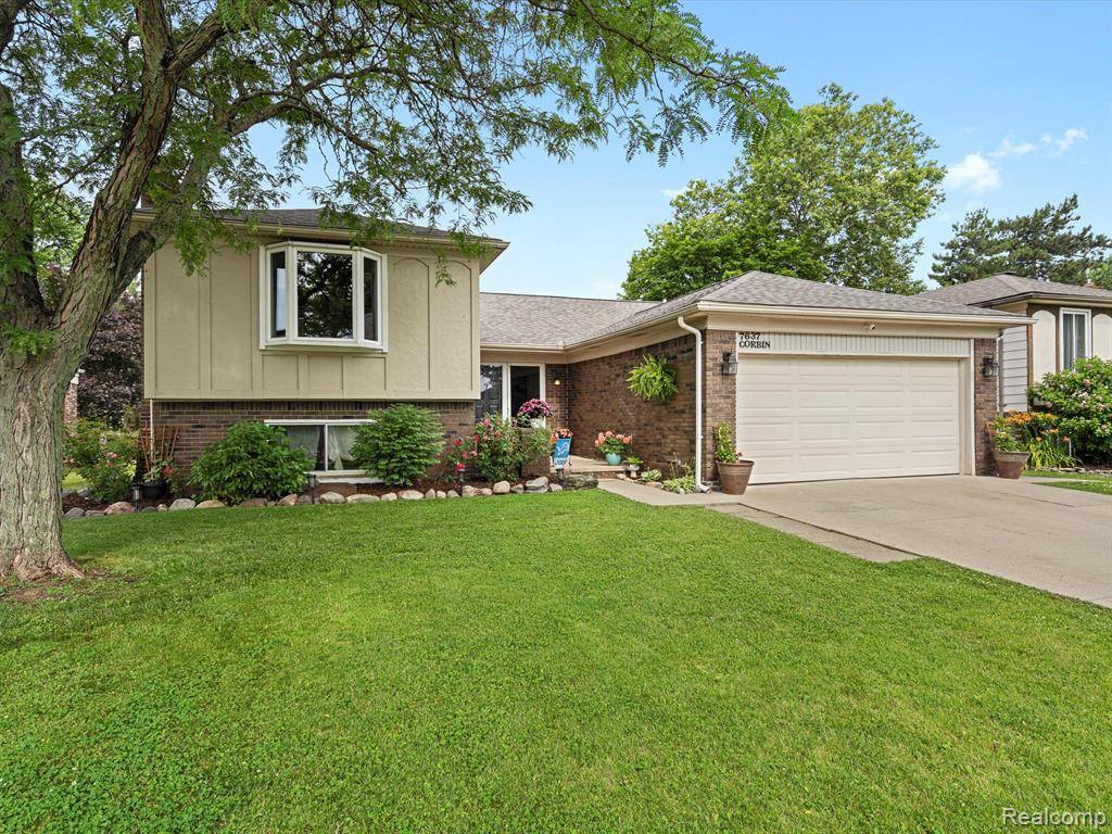 7637 CORBIN Drive,  Canton Twp,  MI 48187