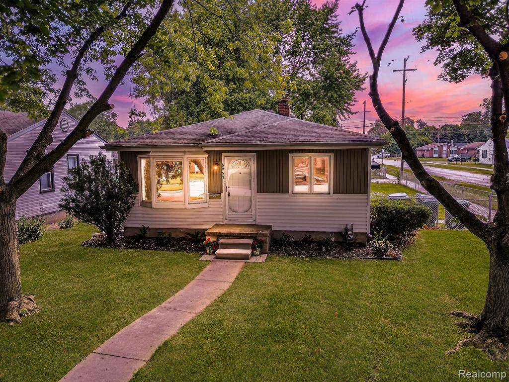 8953 WILLIAM Street, Taylor, MI 48180