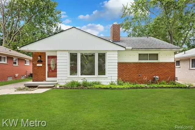 2607 FERNCLIFF Avenue, Royal Oak, MI 48073