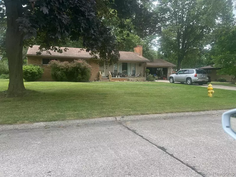 7758 COVENTRY Avenue, Grosse Ile, MI 48138