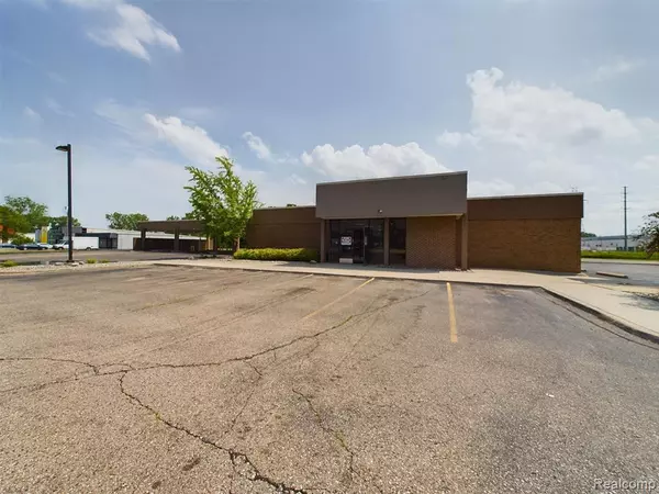 4154 DAVISON Road, Burton, MI 48509