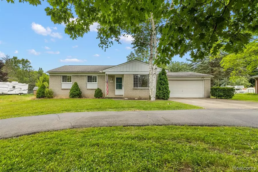 5660 WRIGHT Drive, Troy, MI 48098
