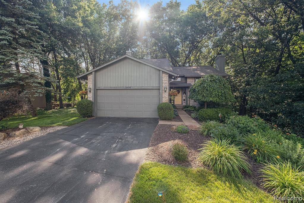 12496 WINDCLIFF, Springfield Twp, MI 48350