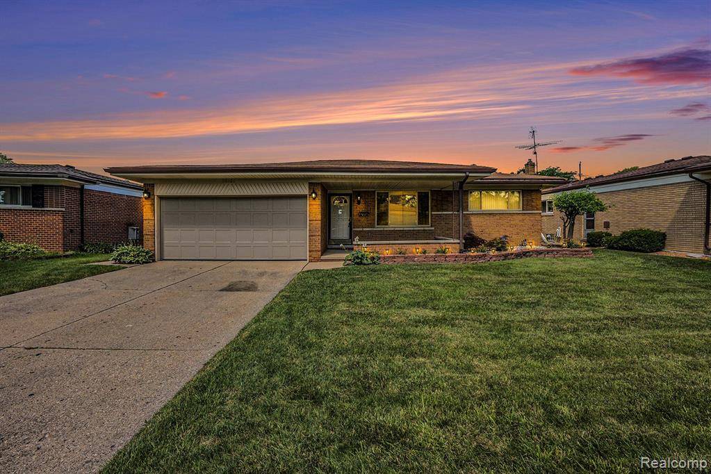 30121 BLOSSOM Lane, Warren, MI 48088