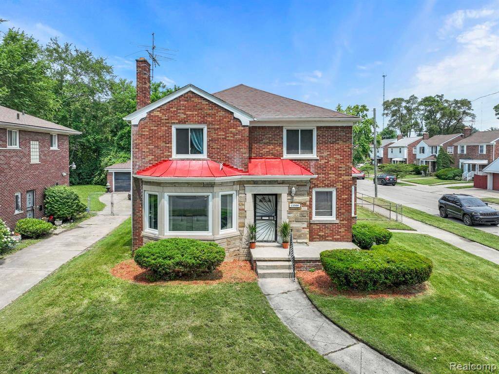 13500 VASSAR Avenue, Detroit, MI 48235