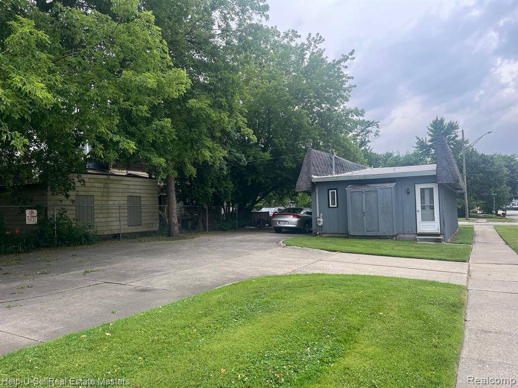 Port Huron, MI 48060,730 15TH Street
