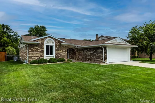 17879 Millstone Drive, Macomb, MI 48044