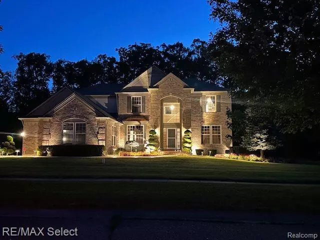 6254 Knob Bend Drive, Grand Blanc, MI 48439