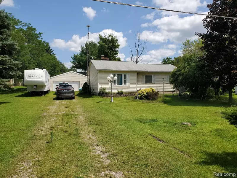 15691 McCaslin Lake Road, Argentine Twp, MI 48451