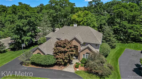 3401 GREEN HILL Court, West Bloomfield Twp, MI 48324