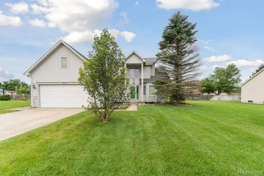 8062 FOX HOLLOW Road, Goodrich, MI 48438