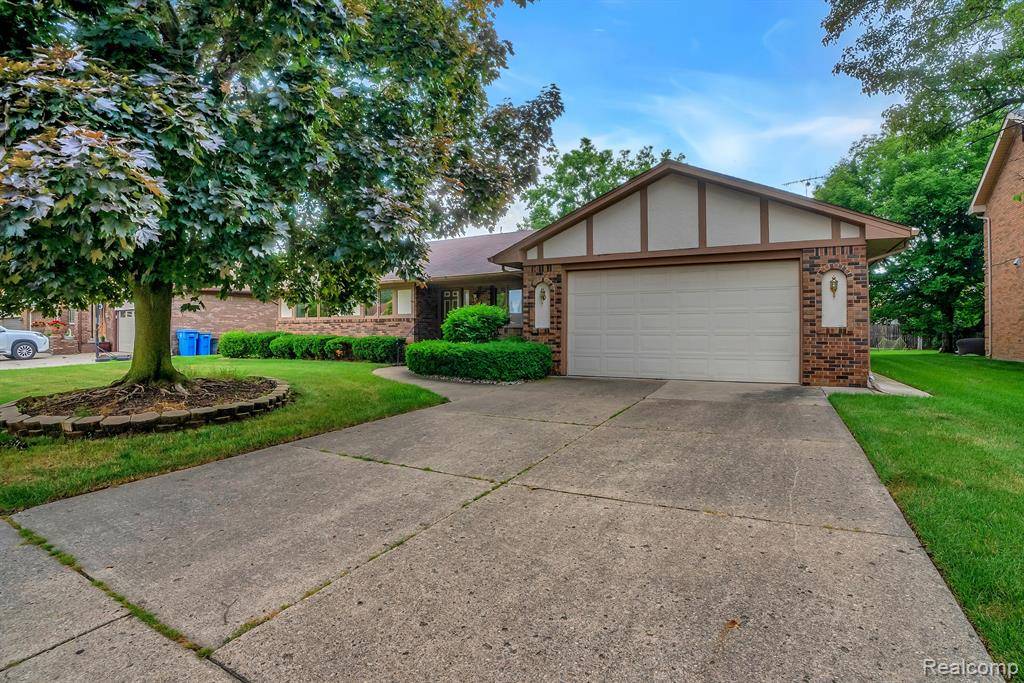 293 N CHARLESWORTH Street, Dearborn Heights, MI 48127
