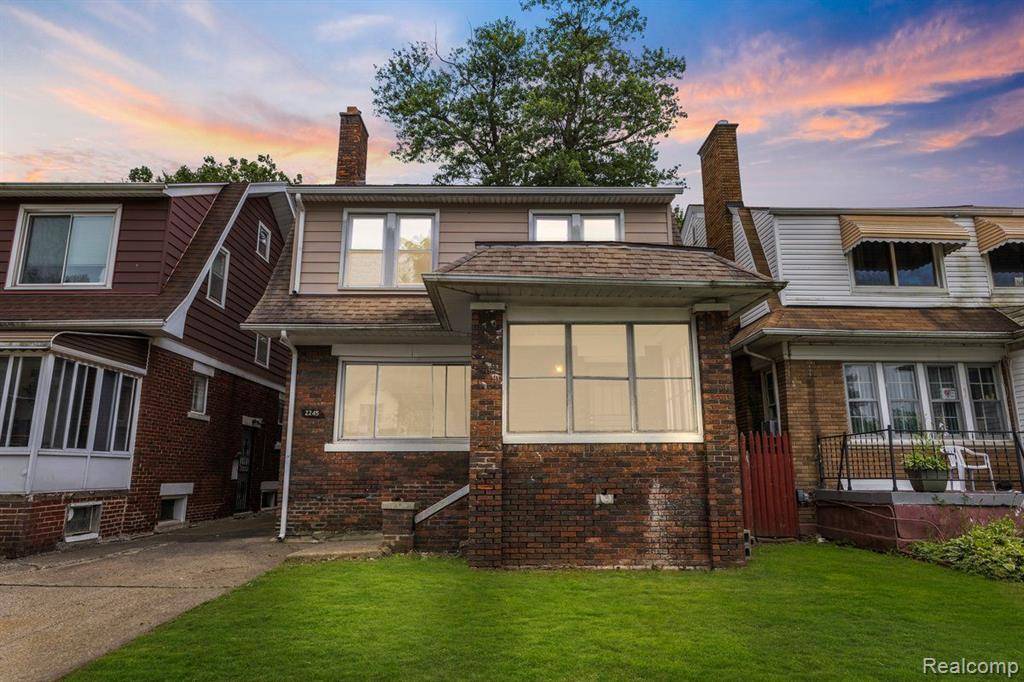 2245 COLLINGWOOD Street, Detroit, MI 48206