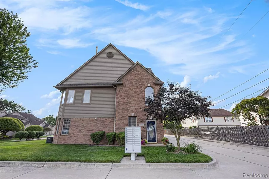 34696 BAY VISTA Drive #7, Harrison Twp, MI 48045