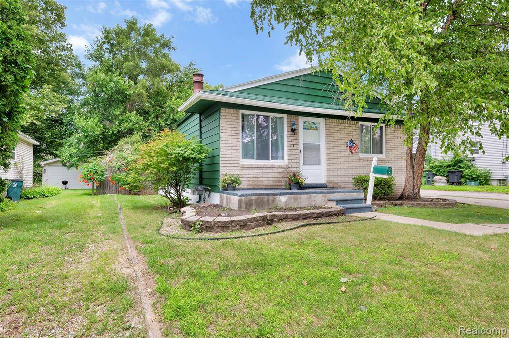 316 W 12 MILE Road, Royal Oak, MI 48073