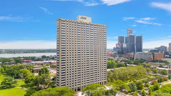 1300 E LAFAYETTE Street #1909, Detroit, MI 48207