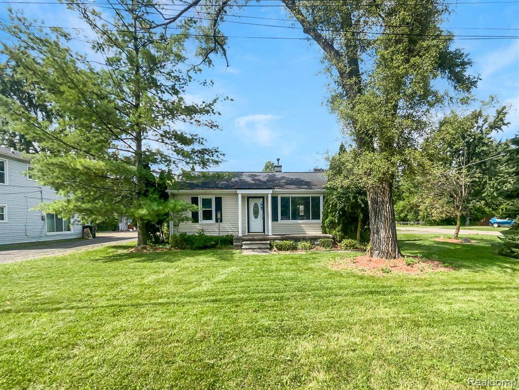 28820 GRAYFIELD Drive, Farmington Hills, MI 48336
