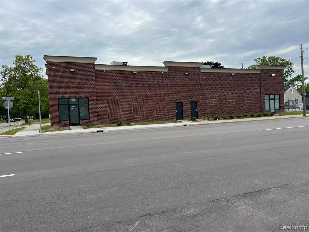 Detroit, MI 48091,5540 E 8 MILE Road E