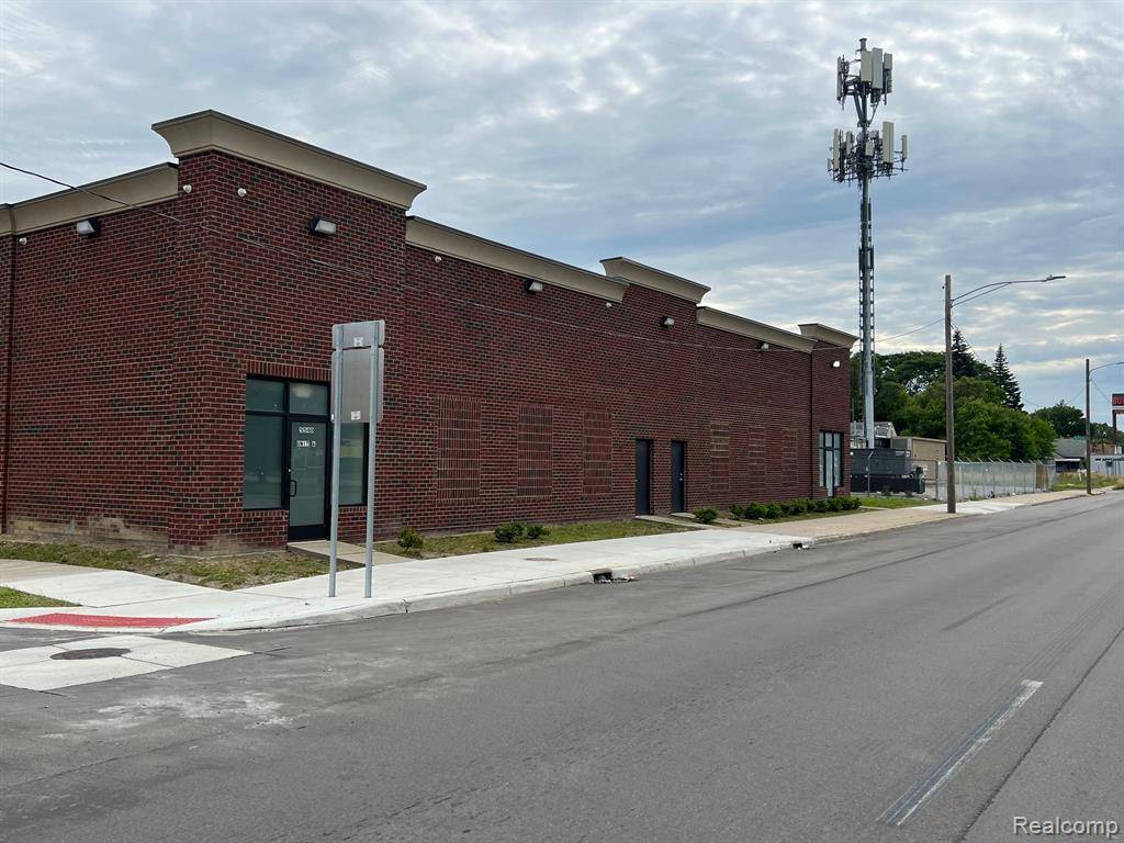 Detroit, MI 48091,5540 E 8 MILE Road E