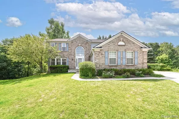 525 DEER VALLEY Road,  Holly Vlg,  MI 48442