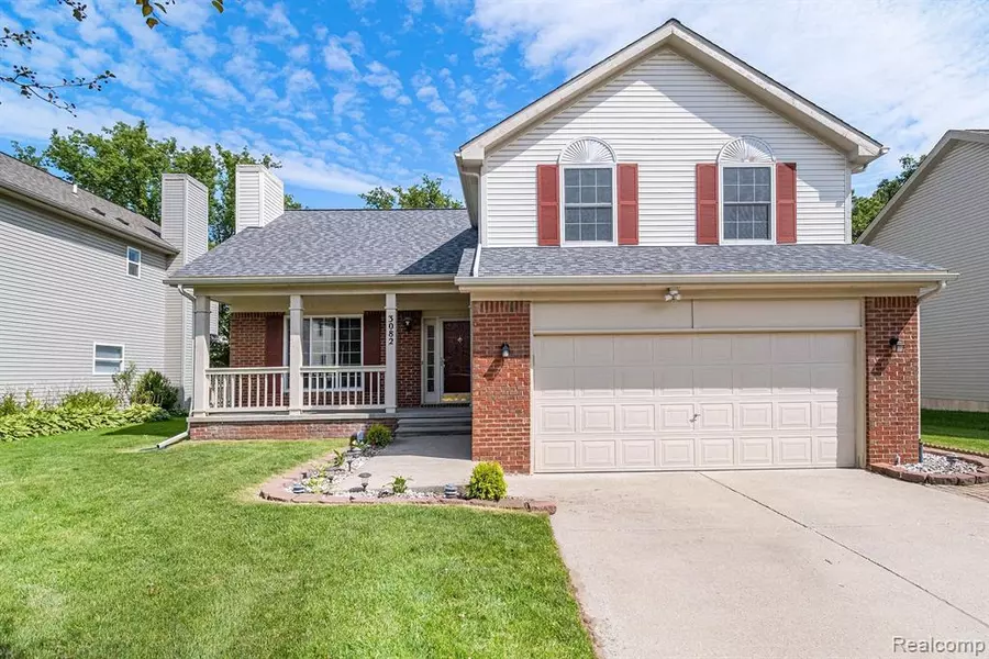 3082 TALON Circle, Lake Orion, MI 48360