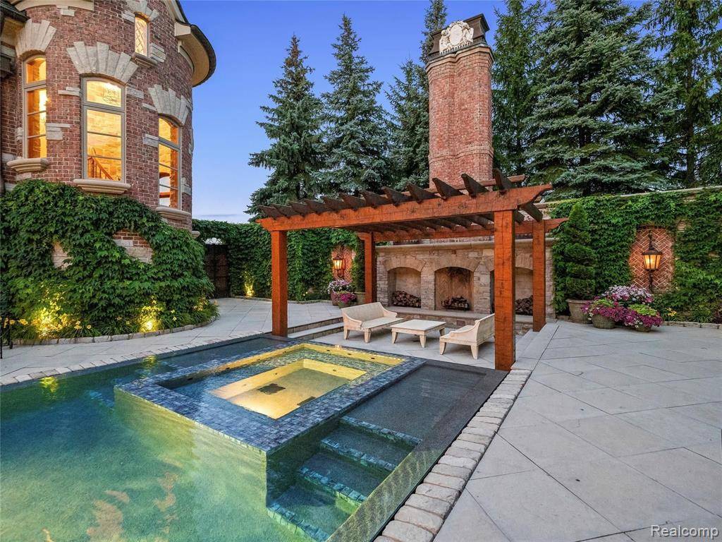 Bloomfield Twp, MI 48302,2756 TURTLE BLUFF Drive