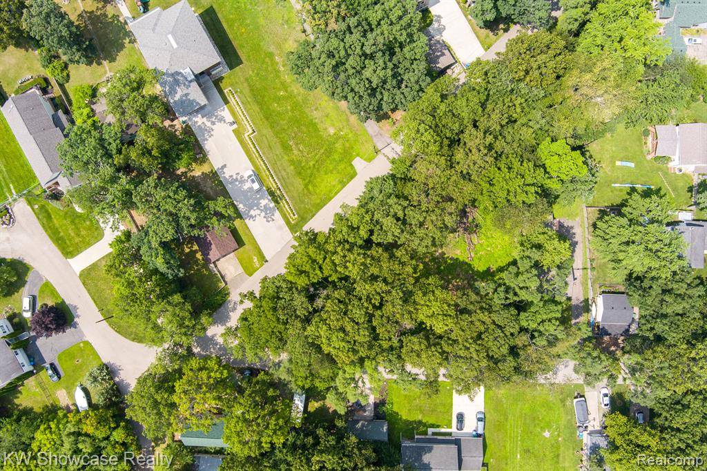 Commerce Twp, MI 48382,8330 DICKERT Street
