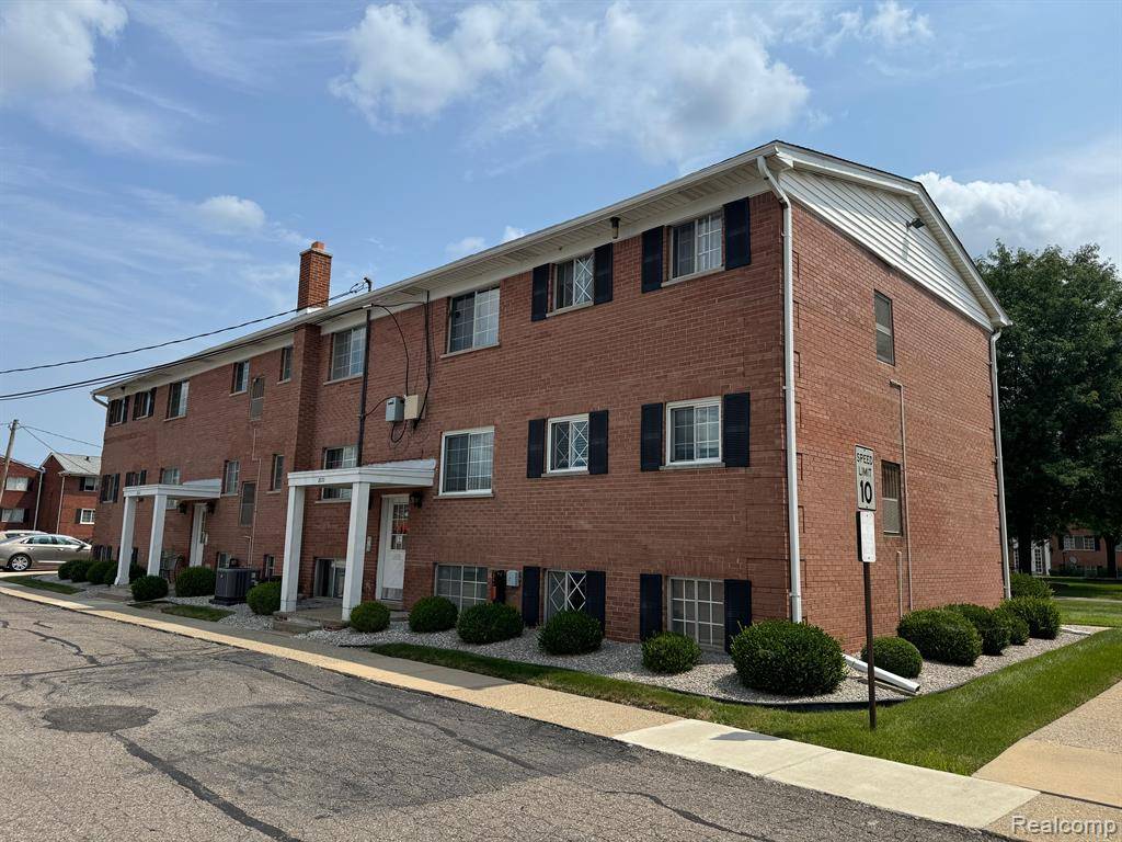 8171 DENWOOD Drive K3, Sterling Heights, MI 48312