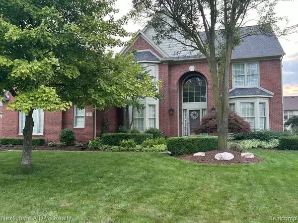 2012 HICKORY TRAIL Drive, Rochester Hills, MI 48309